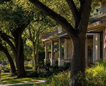 8 Benefits of Living in a well Managed Homeowners Association